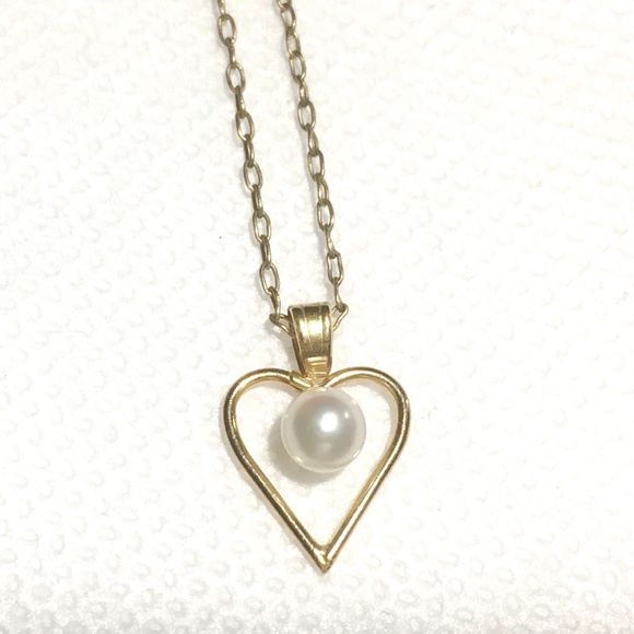 Yellow Gold Heart with Single Pearl Pendant - Picture 3 of 6